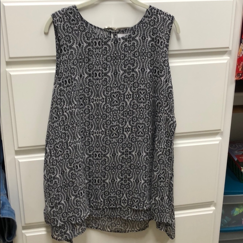 Fever sleeveless black and white blouse
